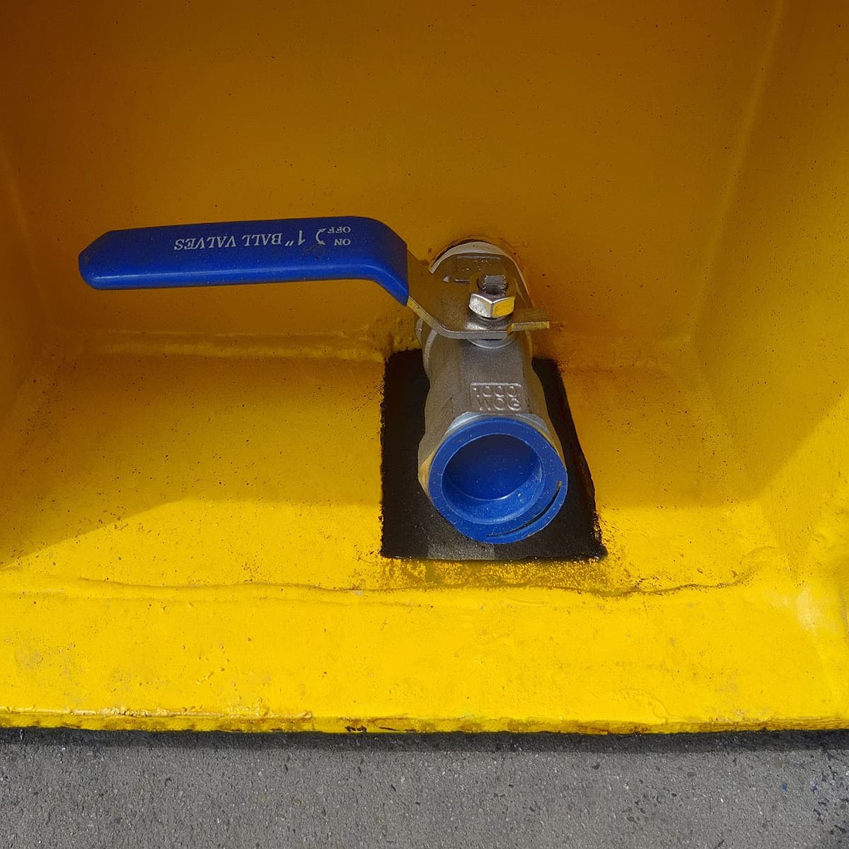 8&rsquo; Containment Cube - STARMAX Containers PTY. LTD
